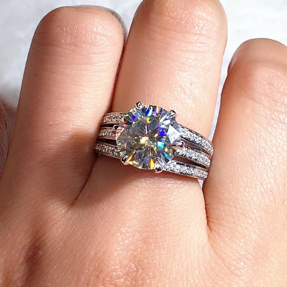 New Women’s 925 Silver Round cut Diamond Elegant Ring - Picture 4 of 6